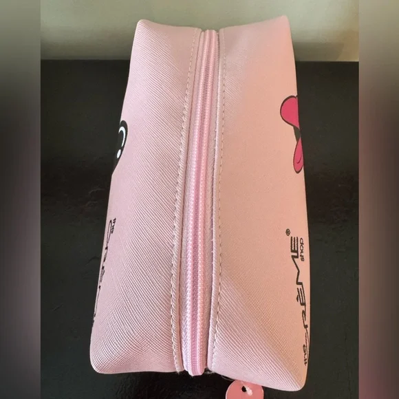 The Crème Shop Disney Makeup Bag w/ B&BW Body Lotion NWT - Picture 4 of 10